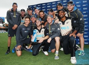 New Zealand beat Sri Lanka in 2nd T20 to win series by 2-0.