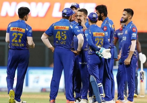 All-rounding performance guide Mumbai Indians beat Delhi to through RCB into IPL 2022 playoffs